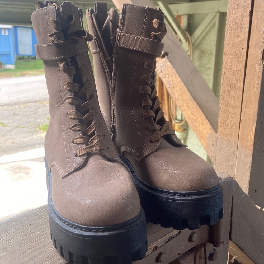 Rogue Platform Boots